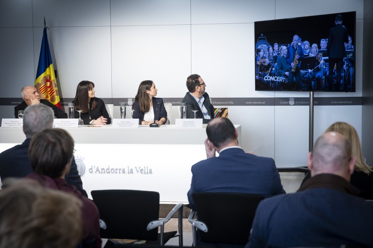 Valentin Kovalev i Mikhail Kazakov, primeres figures de l'Andorra Sax